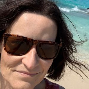 Meet your Posher, Farrell